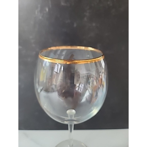 vintage gold rimmed wine glasses - Picture 6 of 10